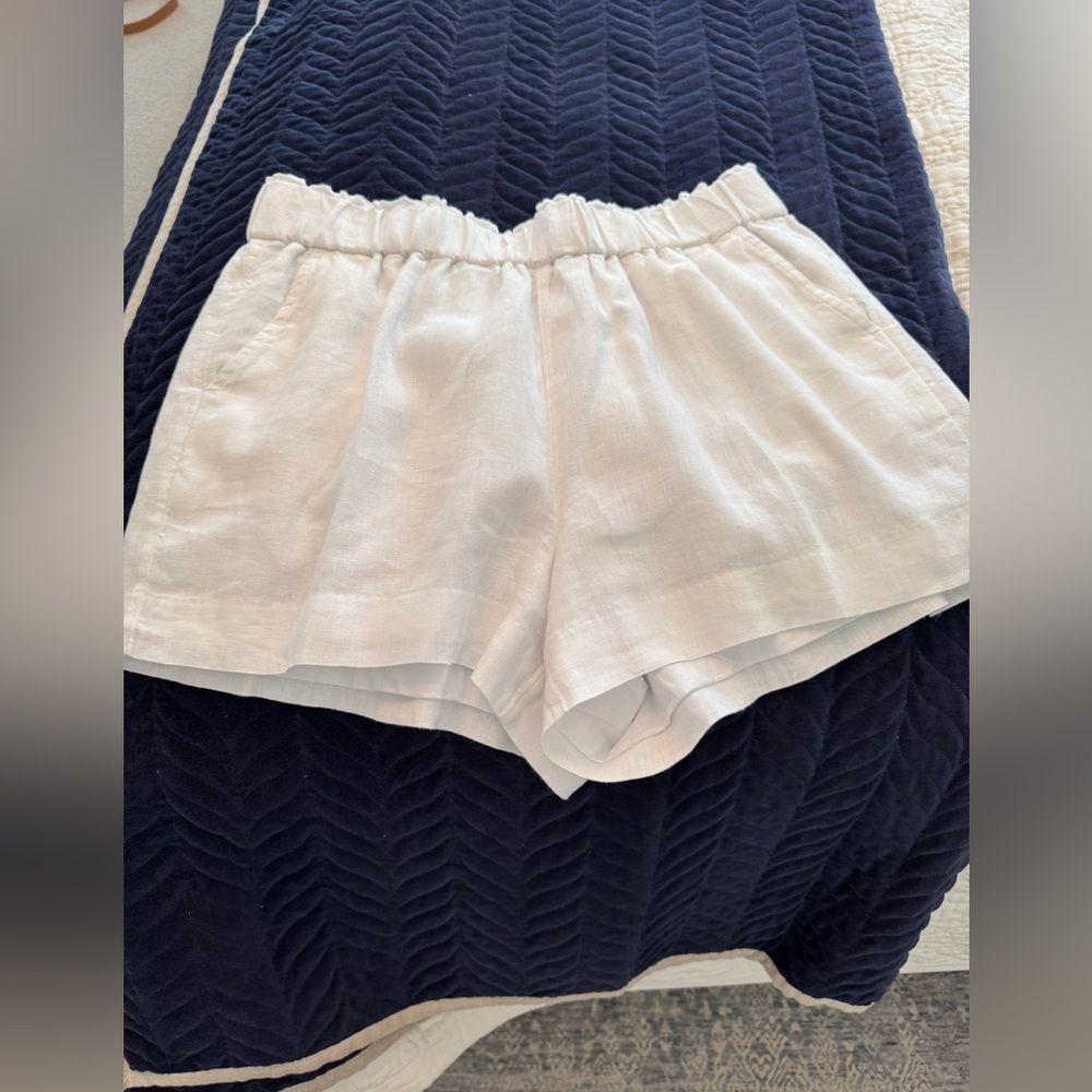 Women's White Linen Shorts by JCrew. Size L. Worn once. Lined! Beautiful on.